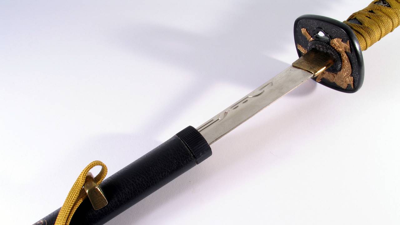 Burenruzie escaleert met zwaardzwaaier