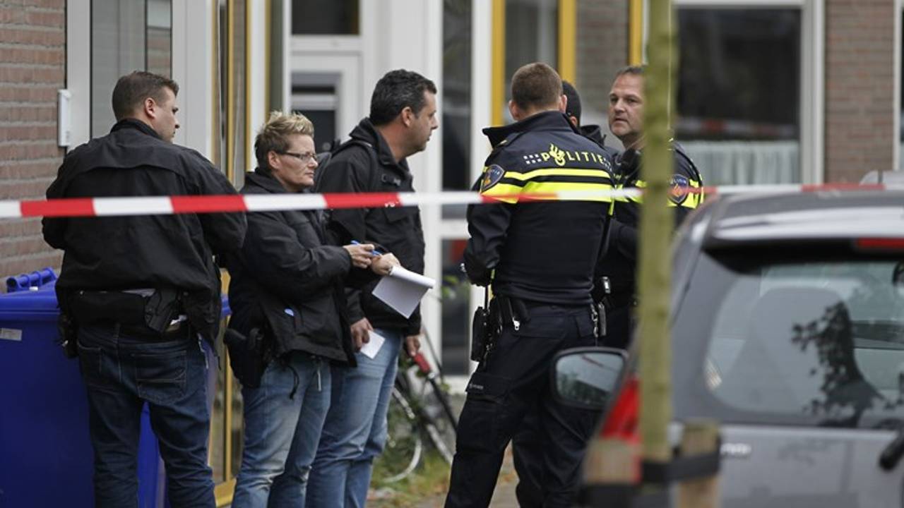 Het slachtoffer werd vrijdag in een flat in Raamsdonksveer gevonden