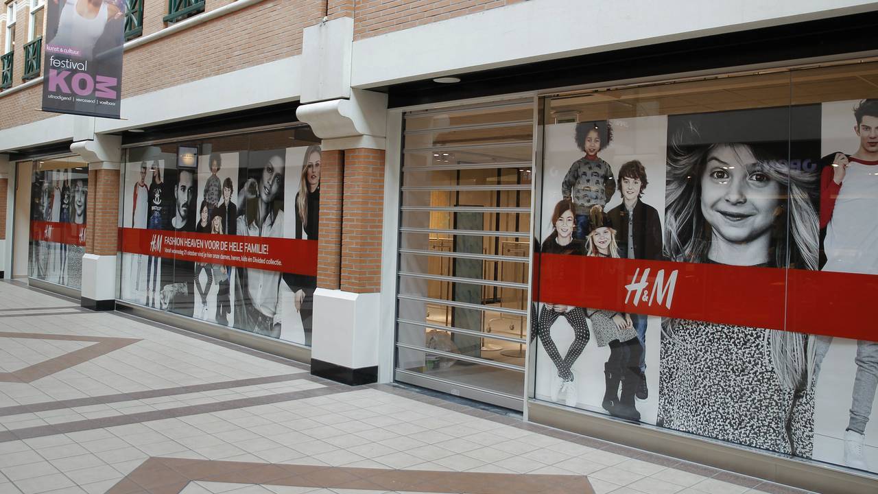 H&M opent de deuren in winkelcentrum Arendshof. (Foto: Marcel van Dorst / SQ Vision)