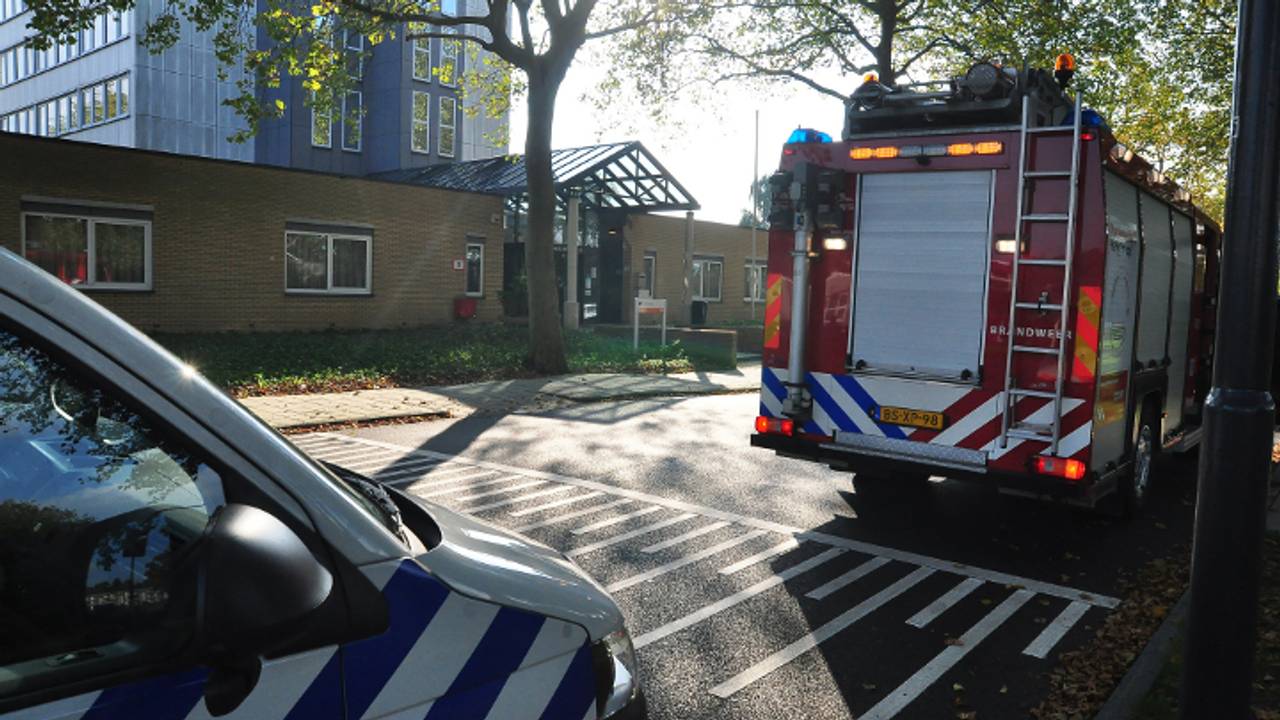 Hulpdiensten ter plaatse (foto: Marvin Doreleijers / FPMB)