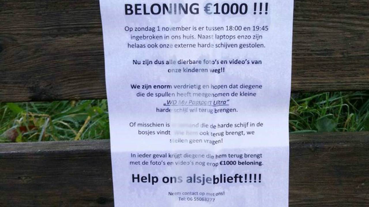 Er is een beloning uitgeloofd voor degene die de video's en foto's terugbrengt.