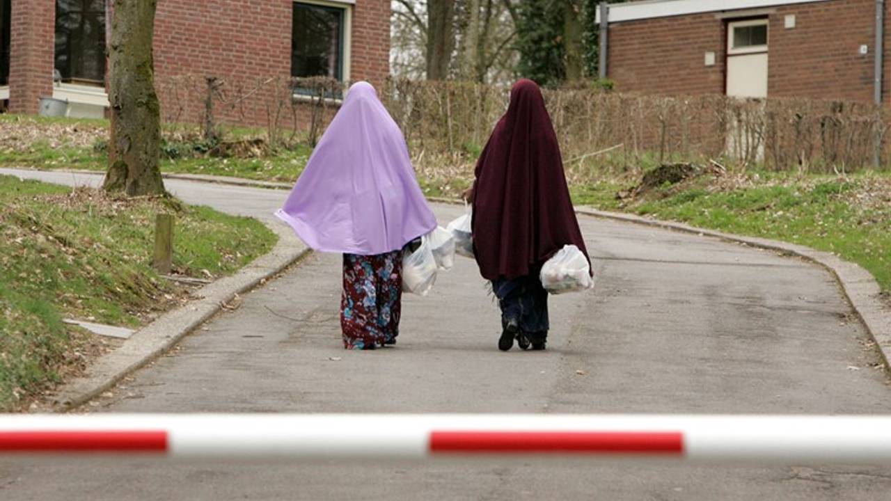 Het COA mag het pand aan de Kruisvaardersstraat klaarmaken voor de opvang van asielzoekers