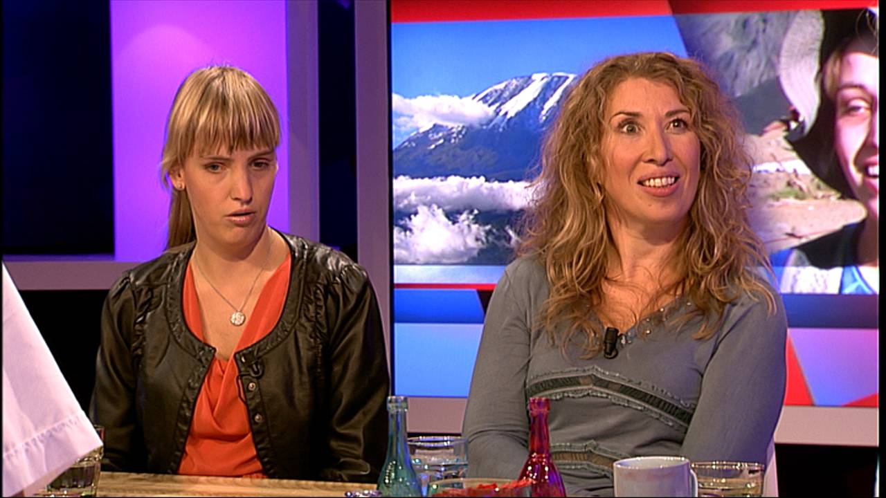 Blinde Marinda Wijnen en Petra Jongeneelen vertellen in Onder Ons over hun beklimming.