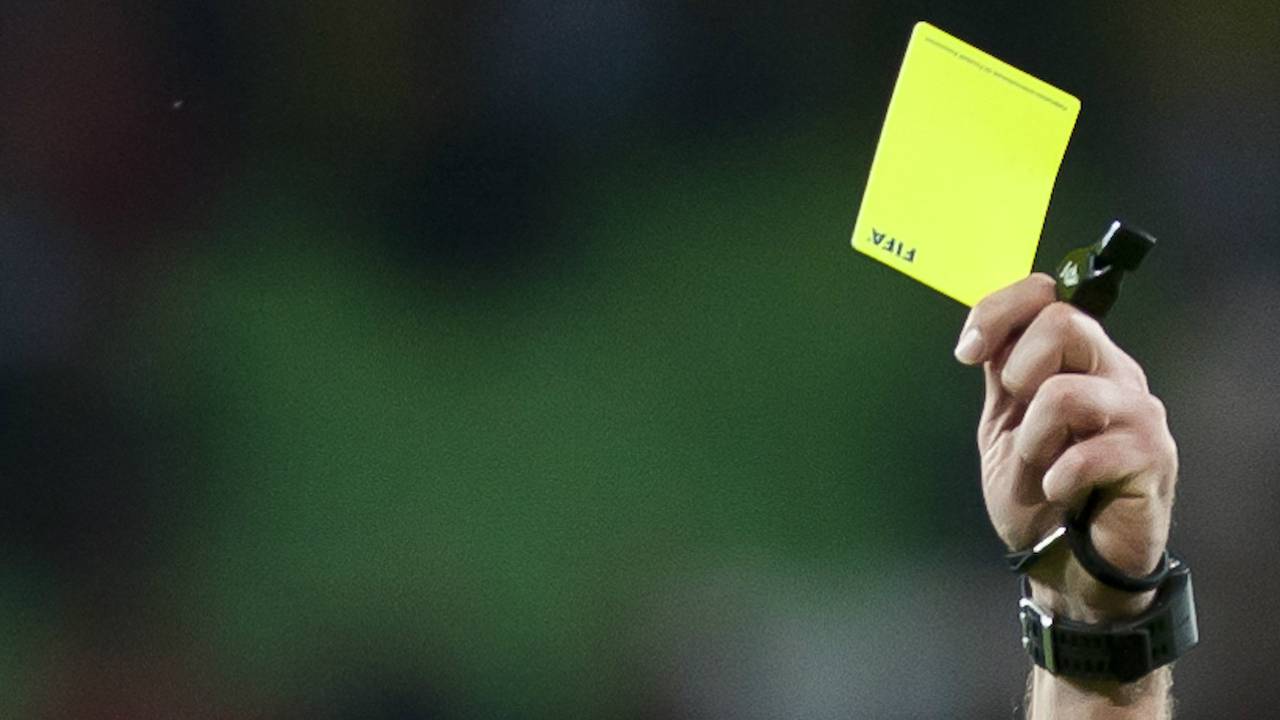 Scheidsrechter mishandeld na wedstrijd in Fijnaart. (Foto: VI Images)