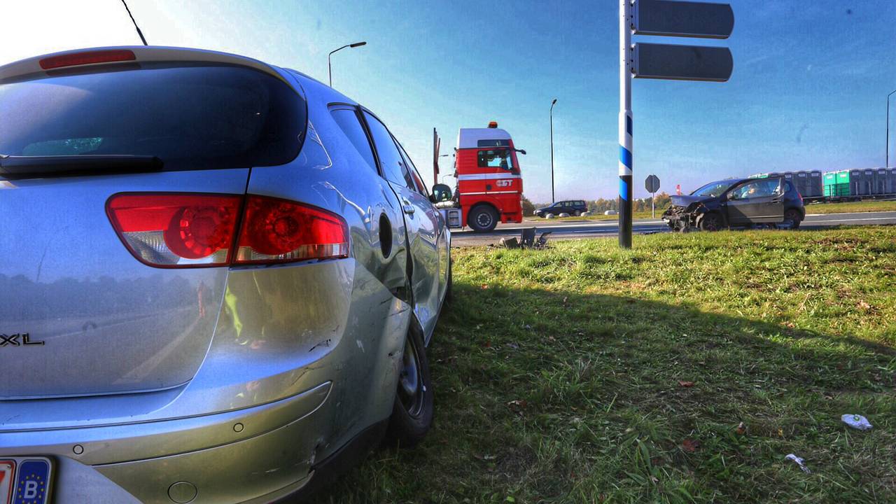 De twee auto's die bij het ongeluk in Eersel betrokken waren (foto: SQ Vision Mediaprodukties).