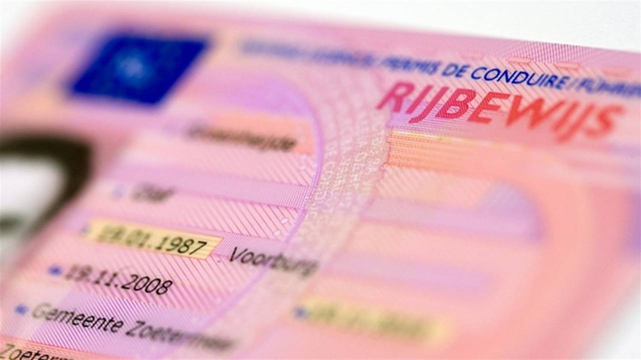 Het roze  'papiertje' kwam de man niet bekend voor (archieffoto ANP)