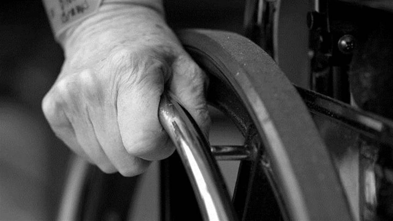 De politie heeft de rolstoel van de man gevonden