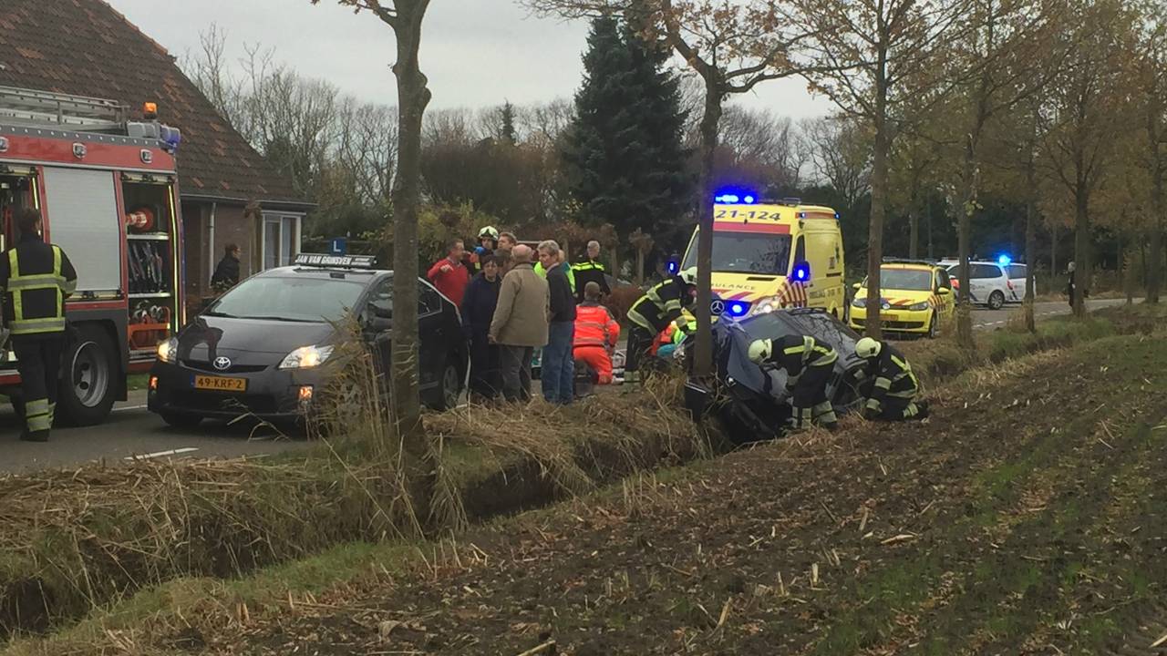 De situatie op de weg in Berlicum na het ongeluk (foto: Bart Meesters/Meesters Multi Media).