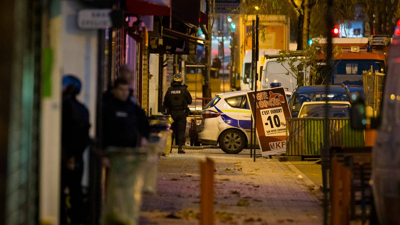 De politieactie in Saint-Denis (Foto: ANP)
