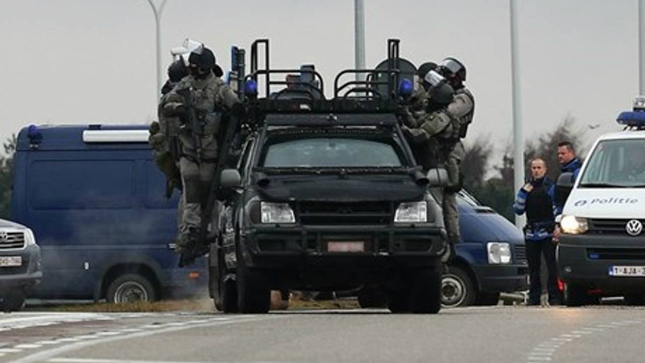 Op de ring van Antwerpen kwam het tot een vuurgevecht met de politie. (Foto: SQ Vision)