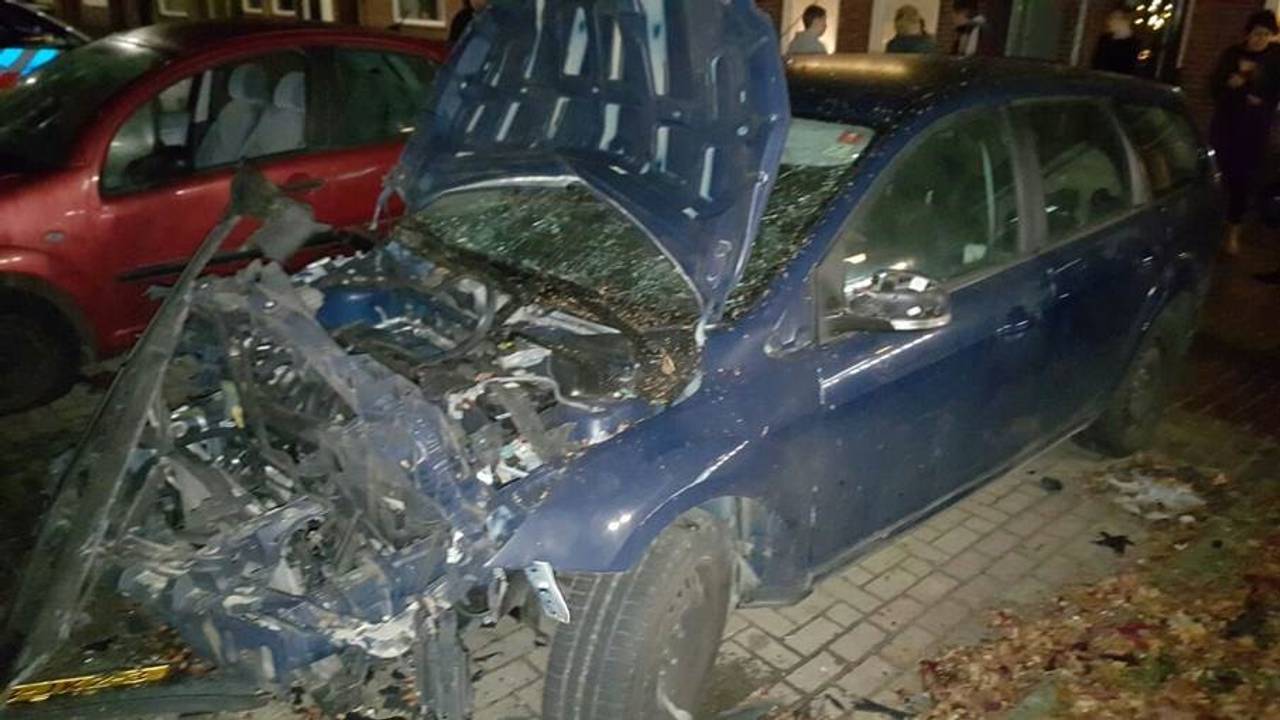 De auto raakte zwaar beschadigd