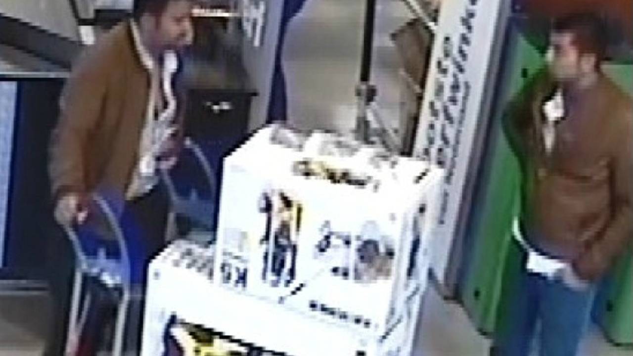 De mannen kochten hogedrukreinigers. (foto: Politie)