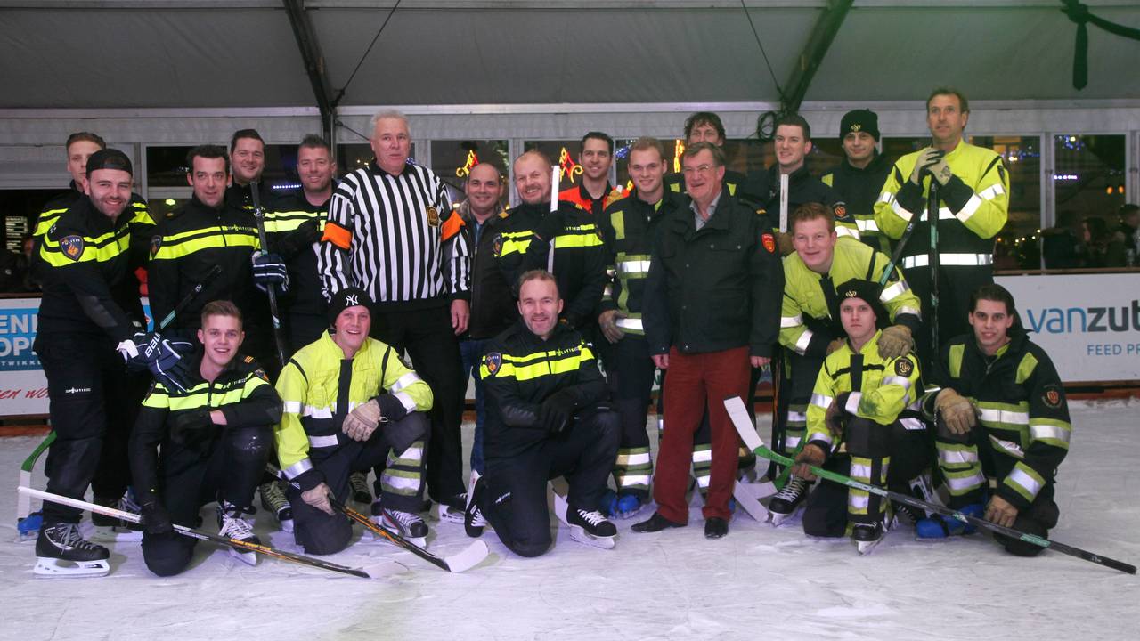 Politieteam speelt crimineel goed. (foto: Marco van den Broek/SQ Vision)