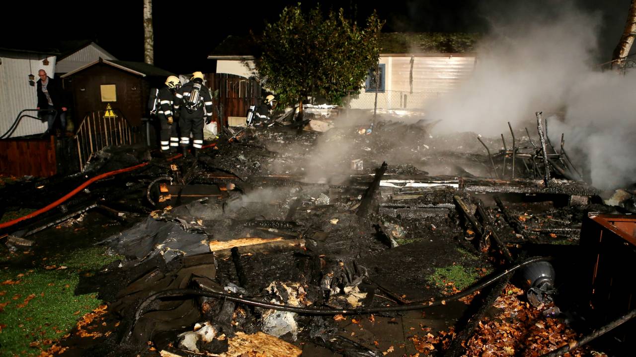 Van de stacaravan bleef niks over. (Foto: Hans van Hamersveld)