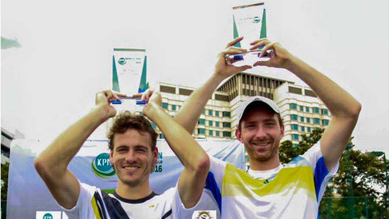 Matwe Middelkoop (rechts) en wesley Koolhof zijn blij met hun zege. (Foto: Facebook Matwé Middelkoop