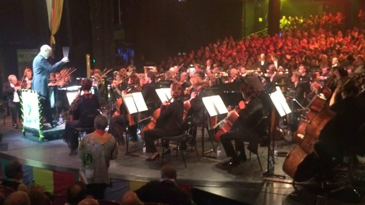 De Philharmonie tijdens het Oetelkonzert