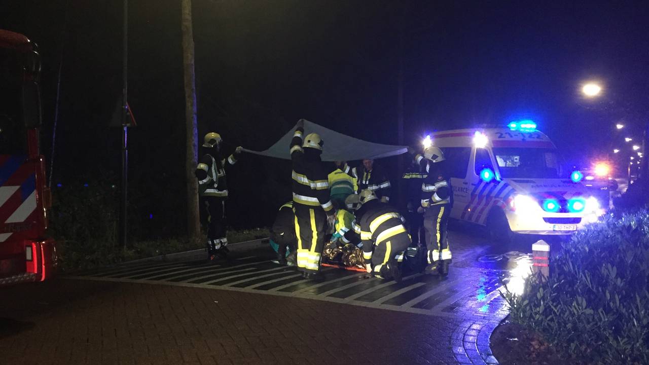 Scooterrijder zwaargewond in Vught. (foto: Bart Meesters/Meesters Multi Media)