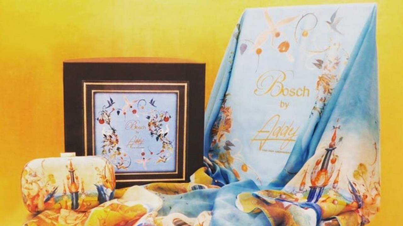 De sjaal van Addy van den Krommenacker.