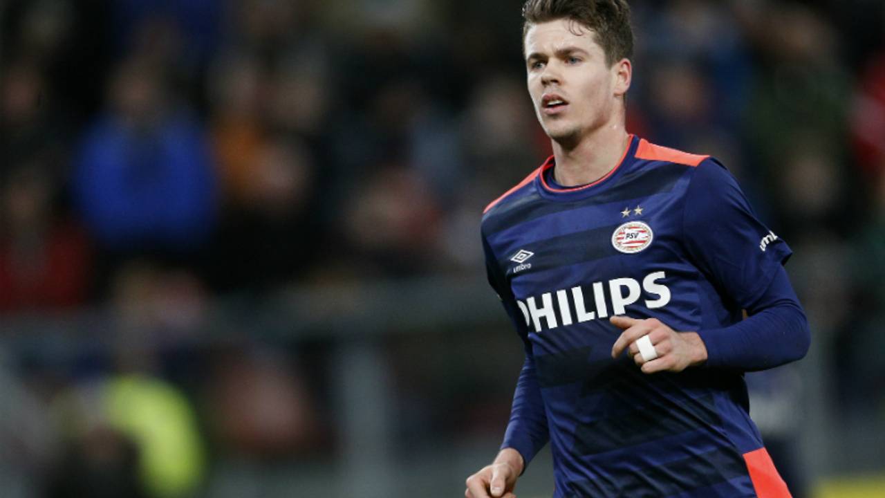 Marco van Ginkel in actie voor PSV tijdens de uitwedstrijd tegen FC Utrecht