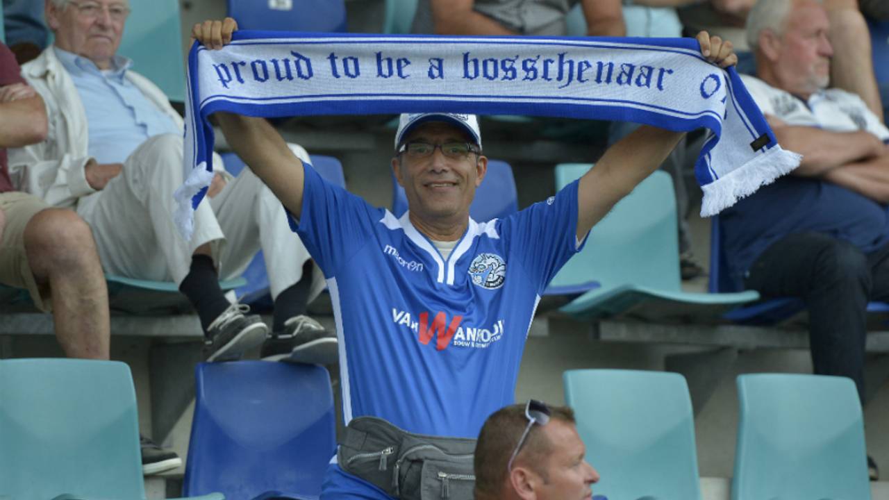 Fans van FC Den Bosch maken moeilijke tijden door