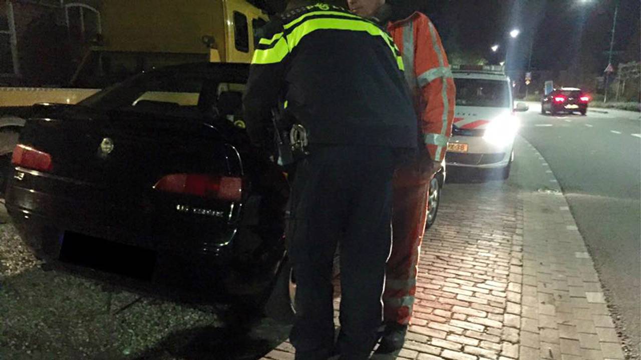 De gestrande automobilist kon uiteindelijk verder. (Foto: politie Cranendonck/Facebook)