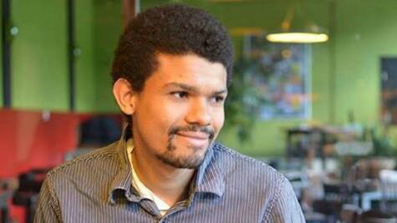 Hugo Mkandawire moet nu zijn tolk zelf betalen. (Foto: Facebook)