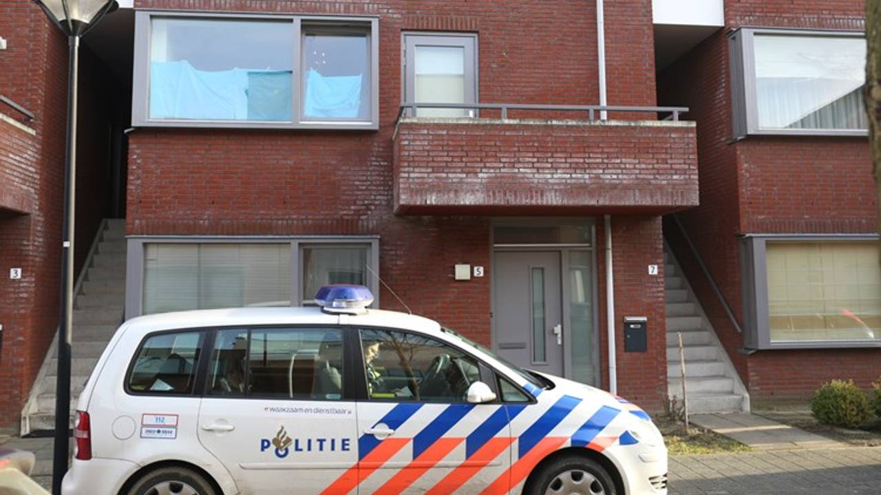 Het slachtoffer werd zaterdag door gevonden in zijn huis aan de Veilingstraat in Zundert