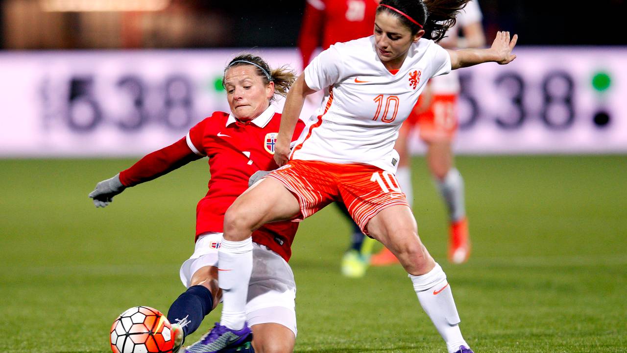 Daniëlle van de Donk in actie (Foto: Pics United)