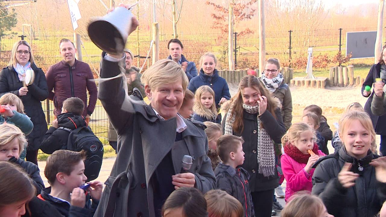 Addy luidt de noodklok