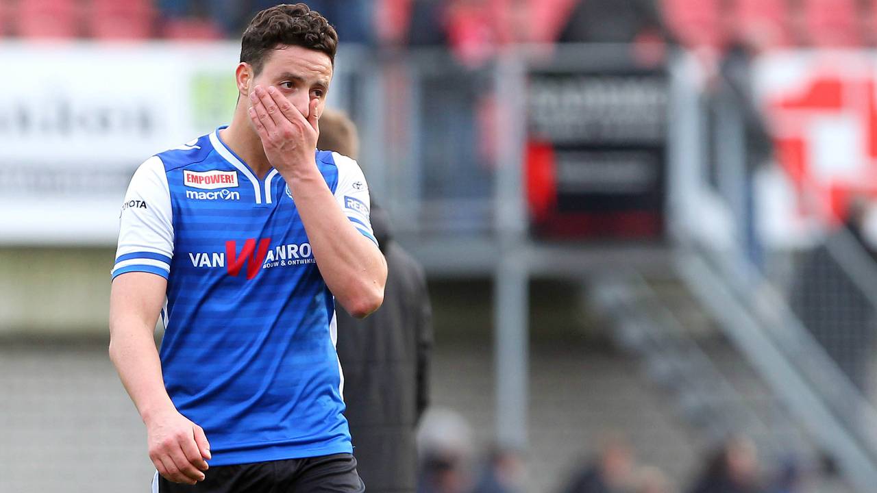 Teleurstelling bij Abdelaziz Khalouta (Foto: Orangepictures)