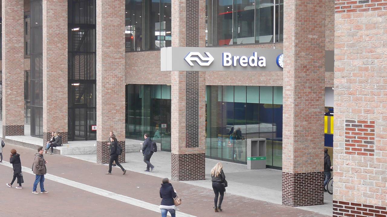 Het station in Breda. (Foto: Perry Roovers/SQ Vision)