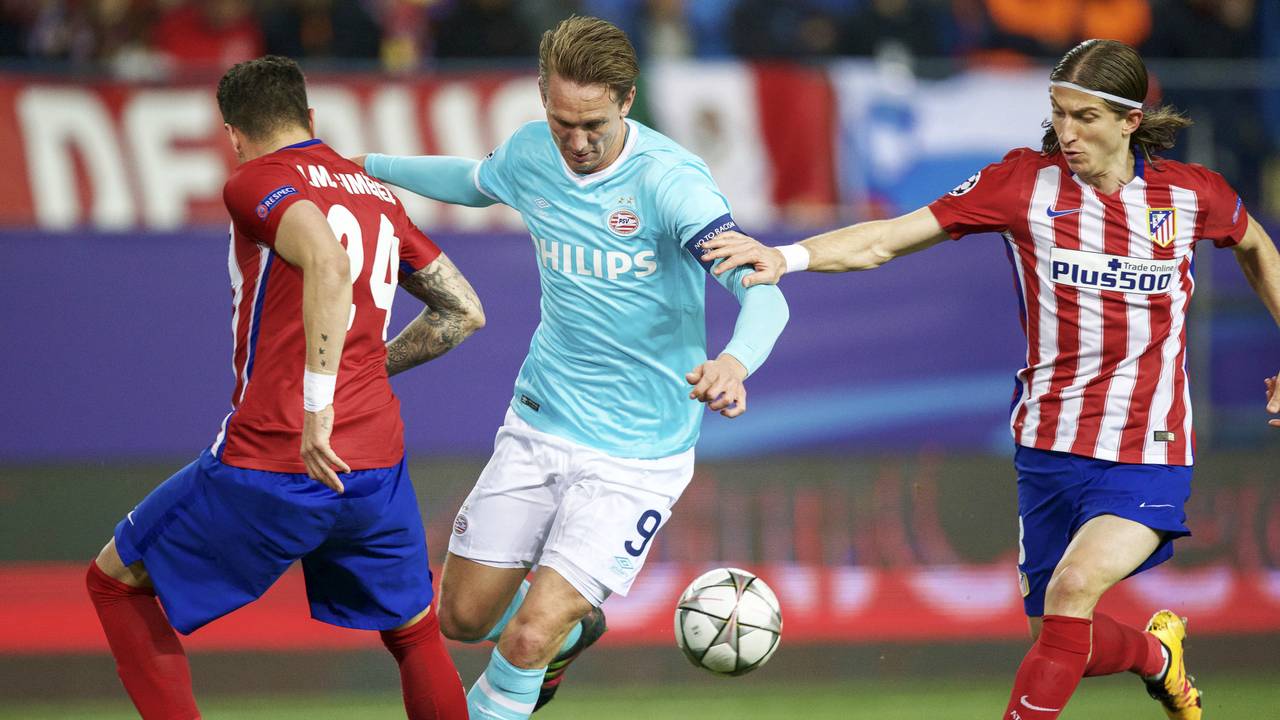 Luuk de Jong aan de bal (foto: VI Images)