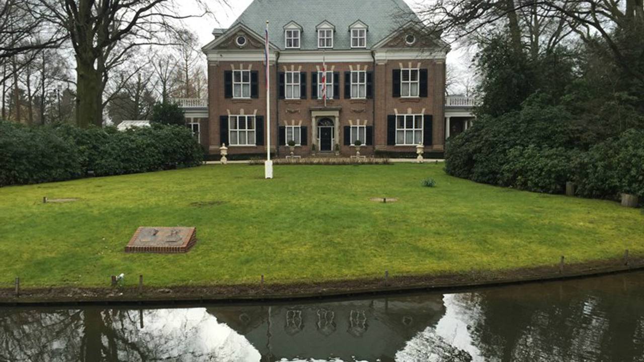 De villa in Eindhoven waar de diefstal werd gepleegd (foto: Hans Janssen).