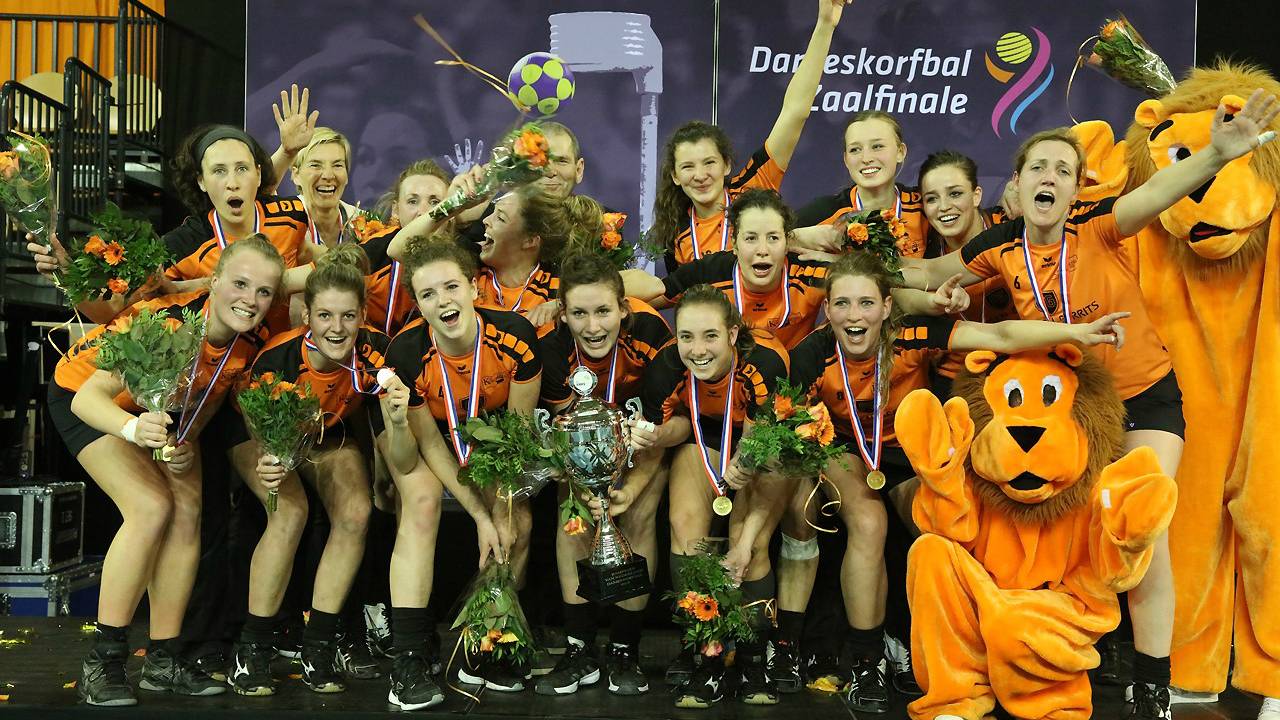 Feest bij de dames van De Korfrakkers. (Foto: KNKV)