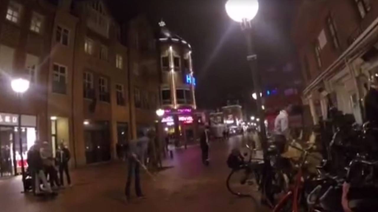 De studenten maken hun fout toch nog goed (Screenshot Politie)