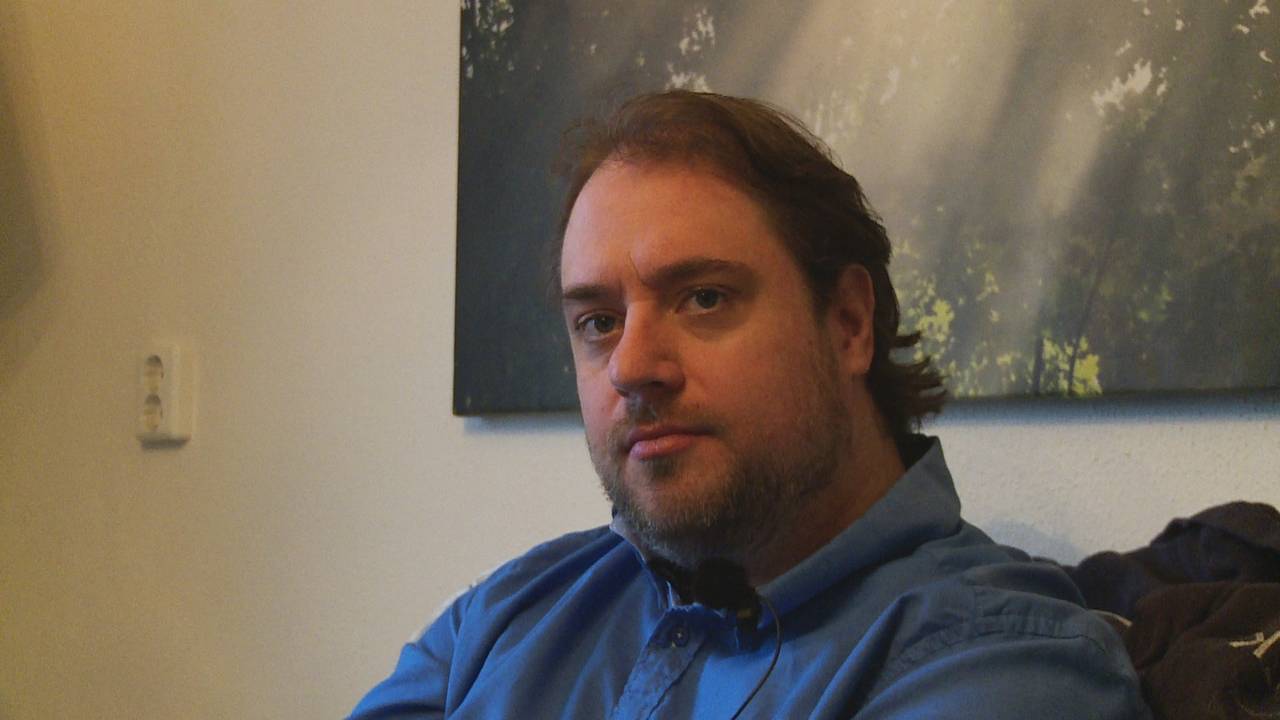Robbert van den Broeke nog steeds verdachte in bedreigingszaak maar hij gaat toch weer optreden