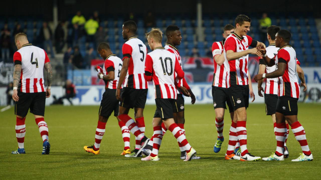 Enkele spelers van Jong PSV (foto: Orange Pictures)