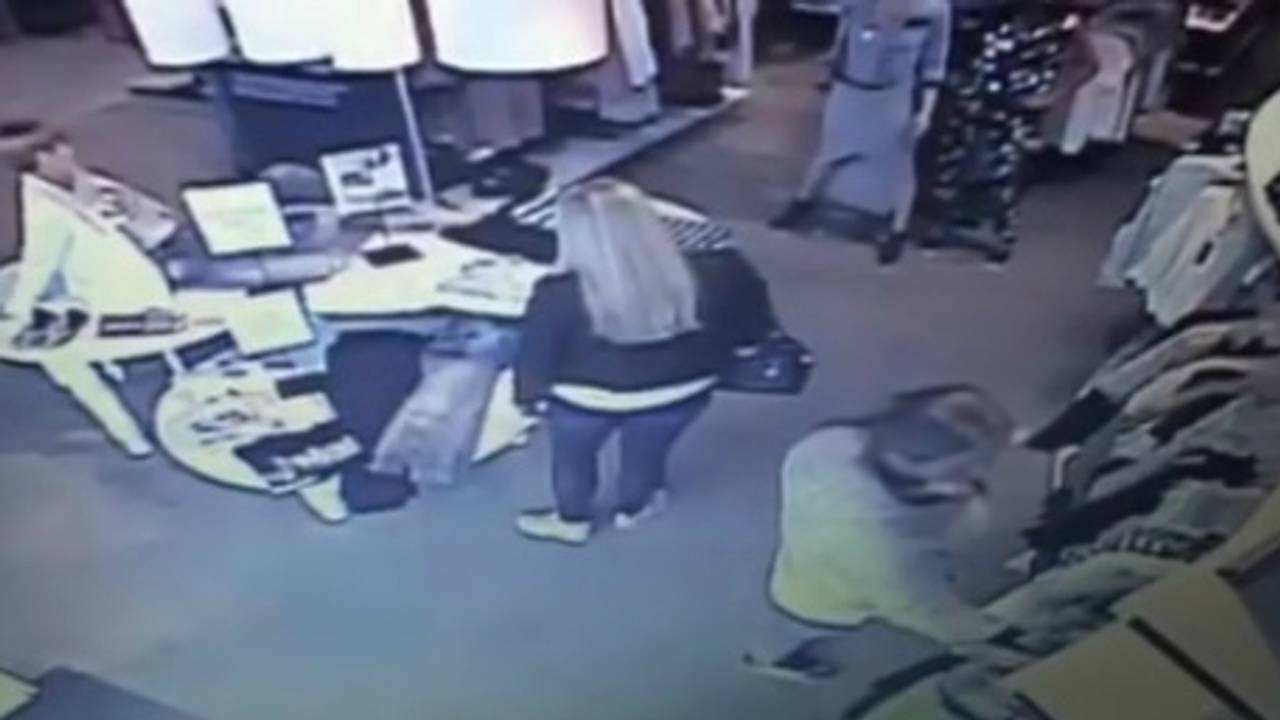De twee zouden broeken hebben meegenomen zonder te betalen. Foto: Facebook/Shoeby Bladel