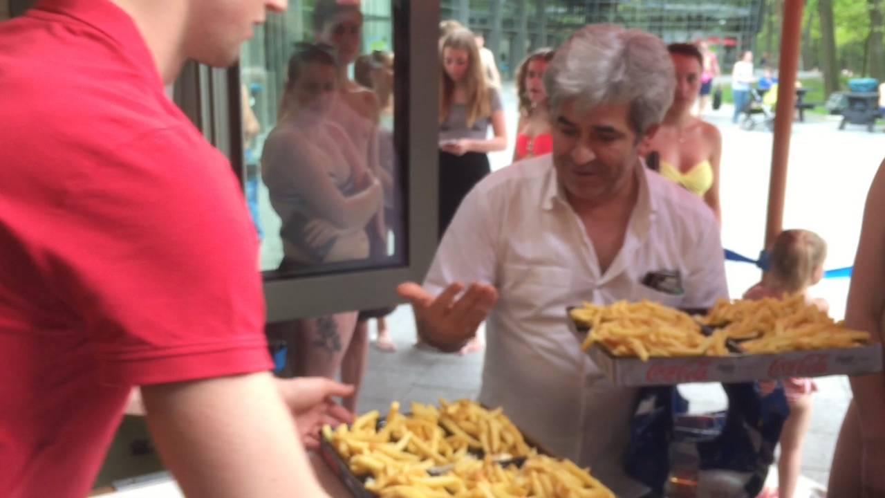 De friet is niet aan te slepen.