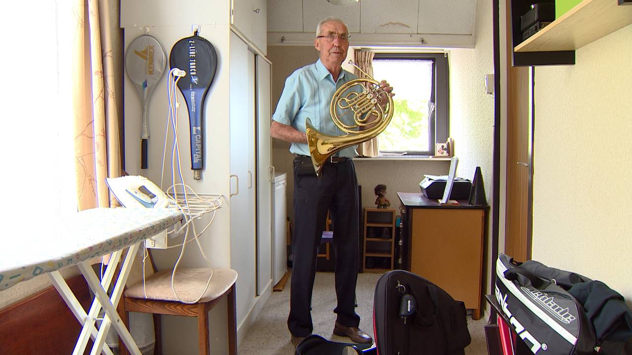 Cor Franken zit al tachtig jaar bij harmonie Sint Cecilia in Stampersgat