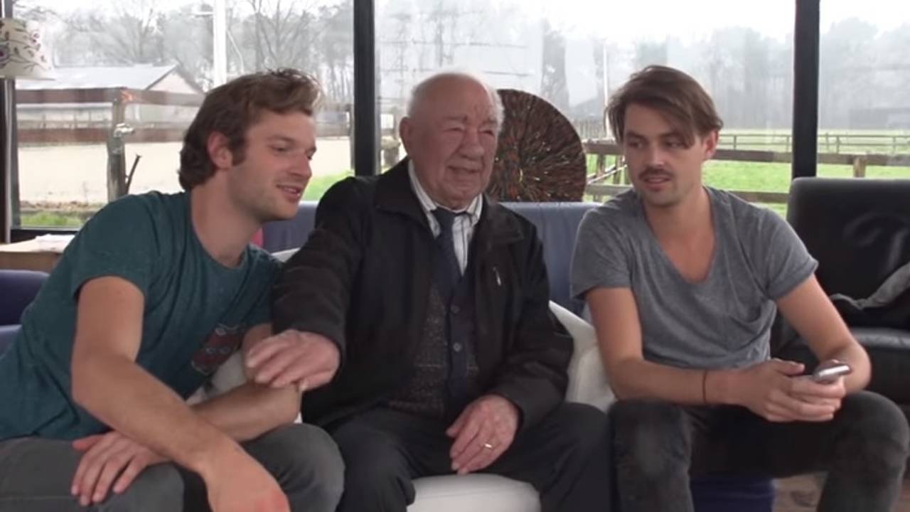 Ties viel in de smaak bij de vrouwen. (Beeld: Bucket Boys/YouTube)