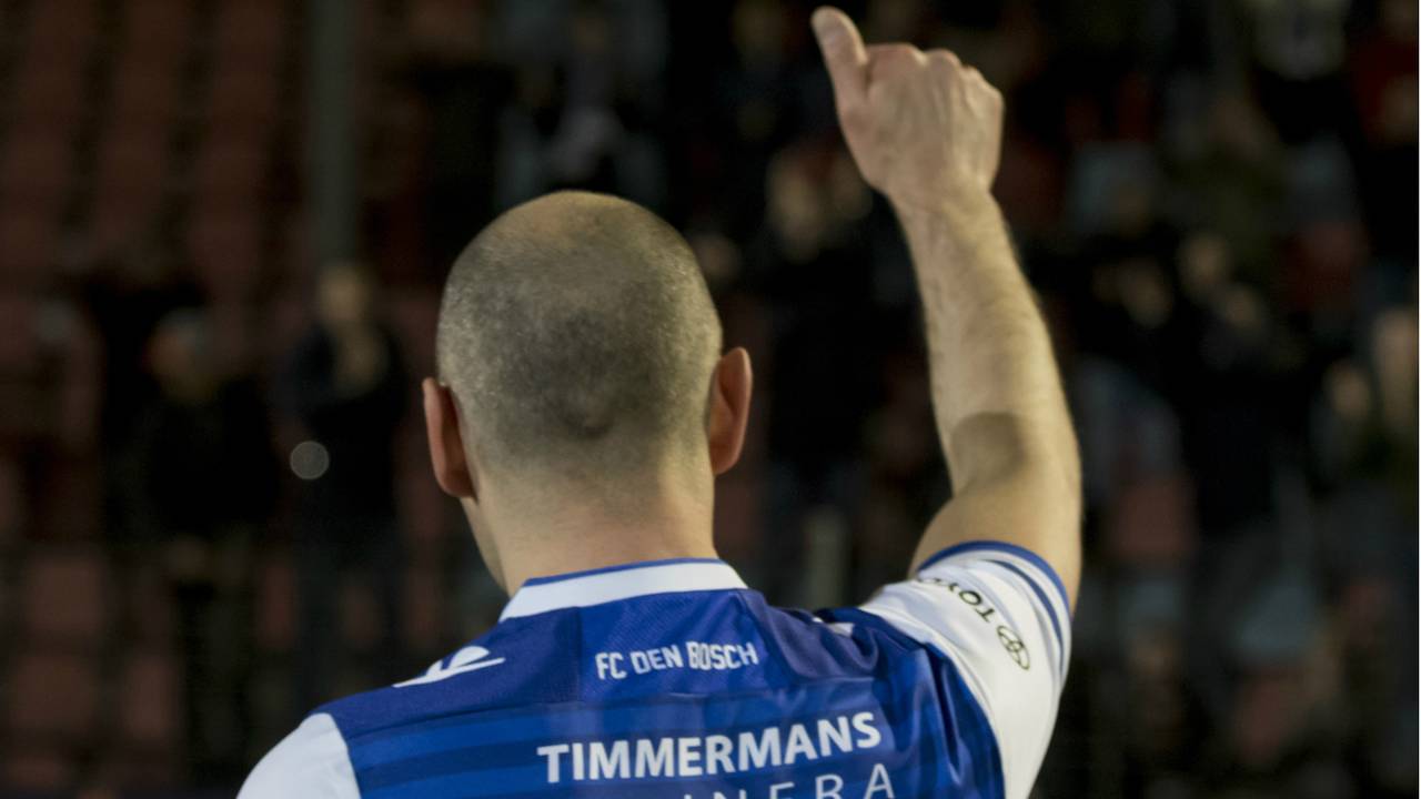 Anthony Lurling tijdens zijn afschied. (Foto: Oragepictures).