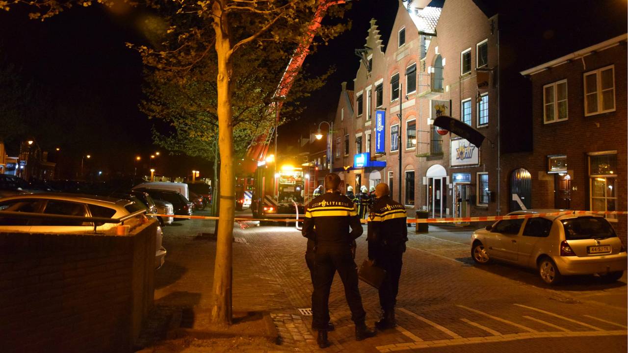 De politie deed onderzoek. (Foto: Obscura Foto).