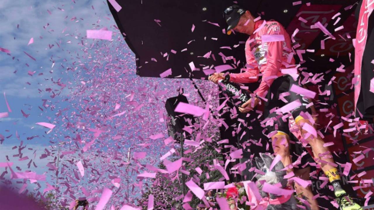 Steven Kruijswijk reed lange tijd in de roze trui, maar werd uiteindelijk vierde.