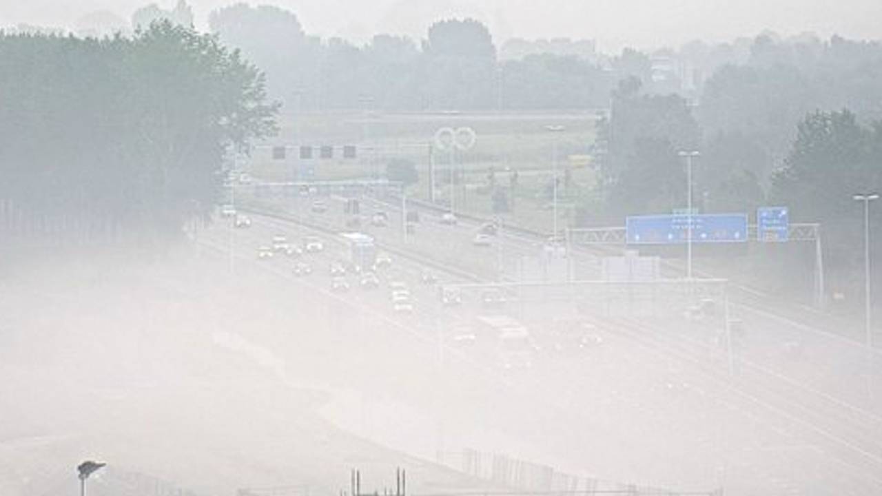 Code geel vanwege dichte mist (foto: VID)