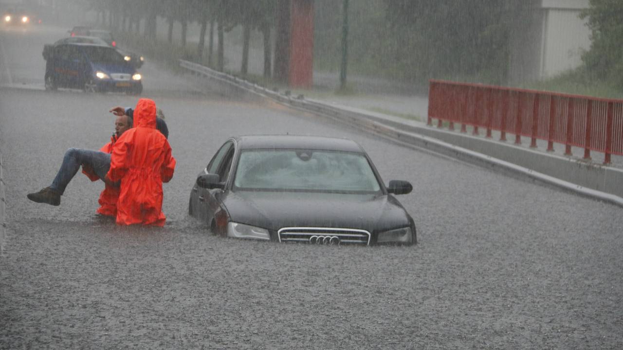 Flinke wateroverlast in Cuijk, afgelopen week (archieffoto)