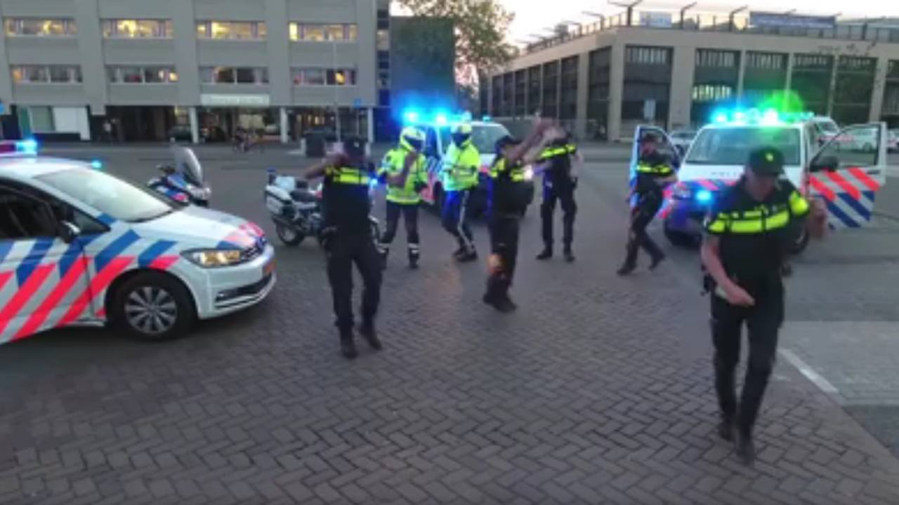 Fragment uit dansfilmpje (beeld: Facebook)