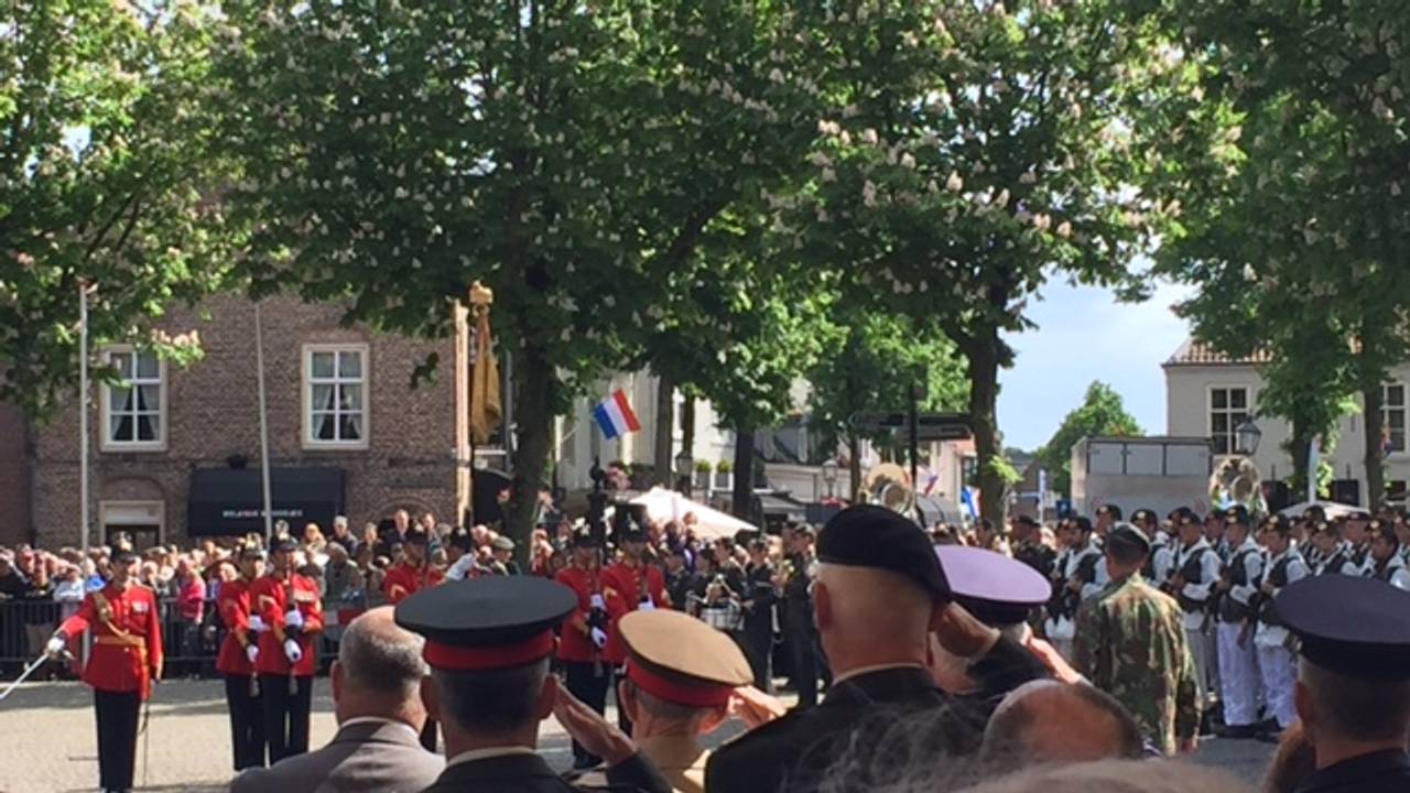 Ceremonie op de Markt in Oirschot