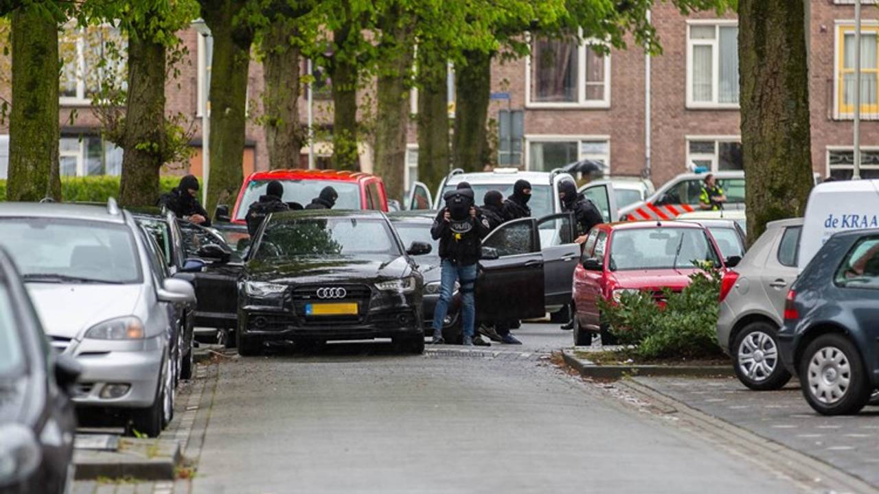 De verdachten werden met veel machtsvertoon aangehouden