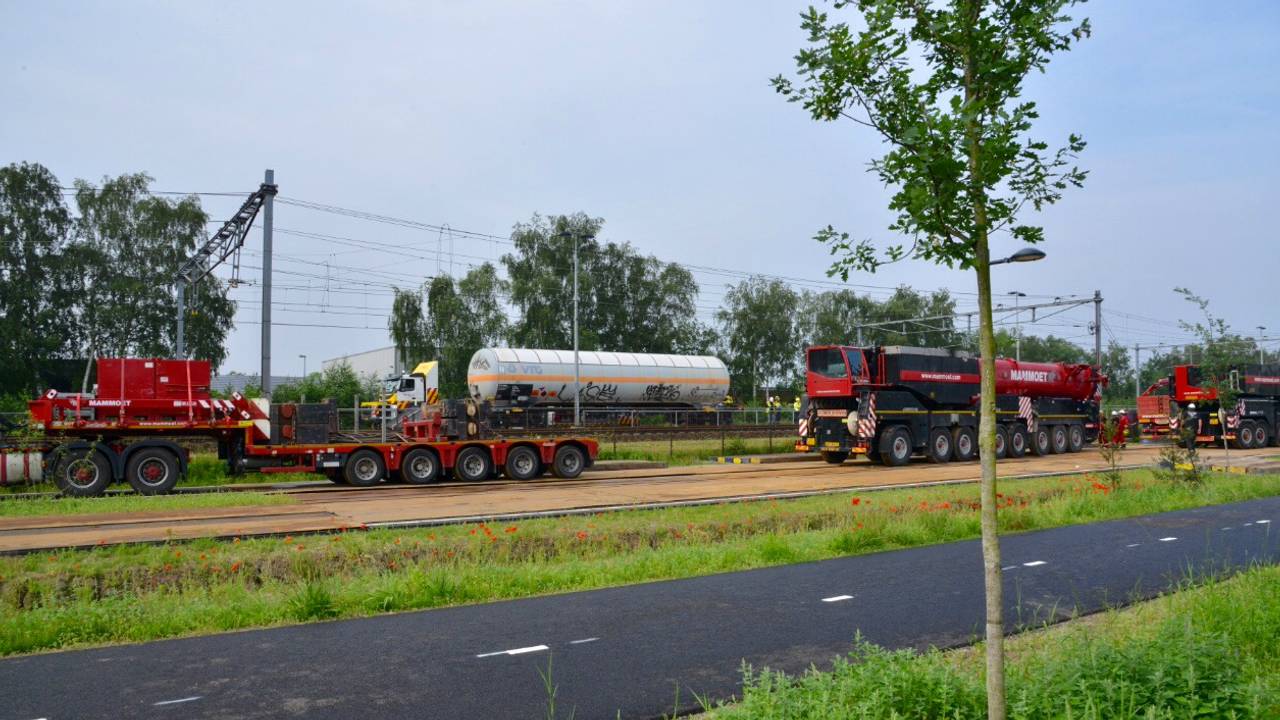 Gestrande lpg-wagon Breda gerepareerd, tot 11 uur geen treinen Breda-Tilburg (Foto: Perry Roovers)